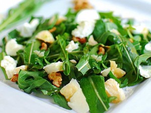 insalata_spinaci_noci_formaggio_balsamico